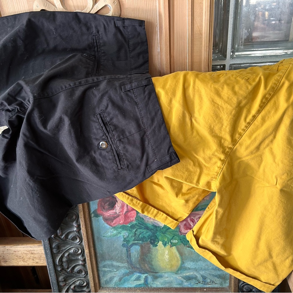 21 Men twill shorts sz 29. Blk or maize waist 30” long 17”